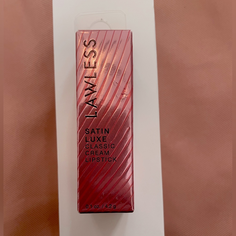 Lawless Lipstick Shade Fawn